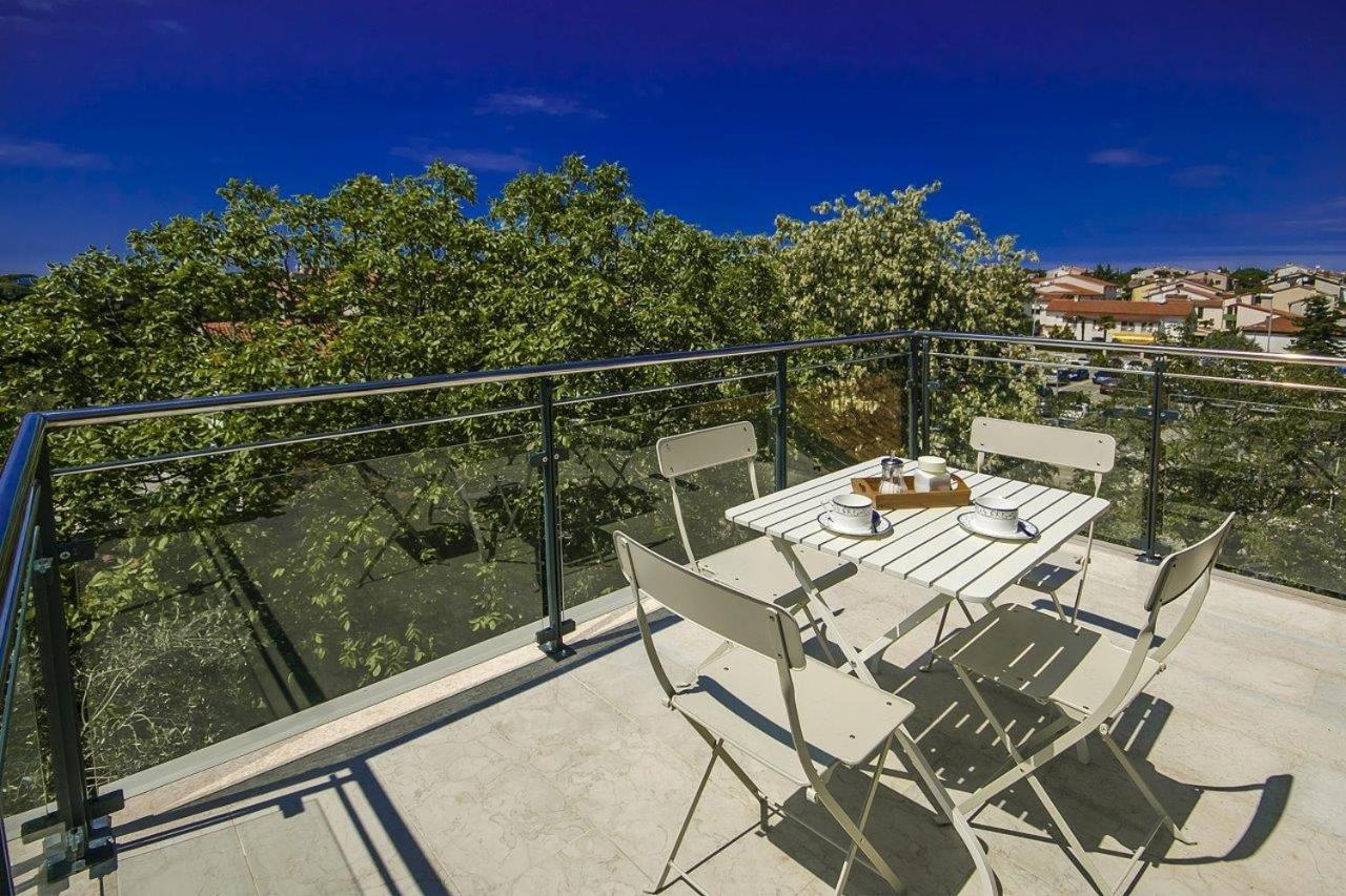Apartament Mima *
